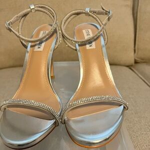 Steve Madden Silver and Tan Sandals
